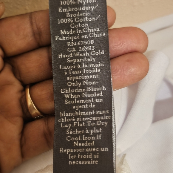 Vince Camuto Cream Lace Detail - Picture 3 of 4